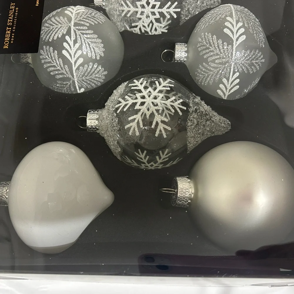 Robert Stanley SILVER & WHITE Bauble Christmas Ornaments Glass Set of 8 NEW